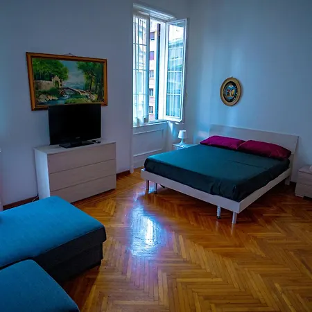 Terminal Airport House