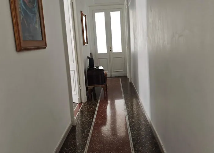 Terminal Airport House