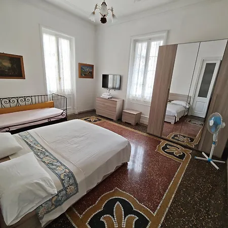 Terminal Airport House * Genua