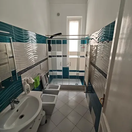 Terminal Airport House *
